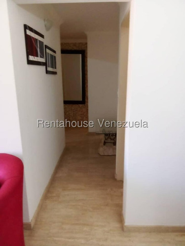 Apartamento En Venta En Colinas De La Tahona De 92 Mtrs2 Pd