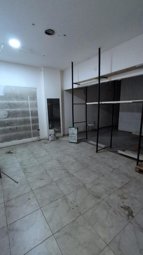 Local En Alquiler Av. Rivadavia 7000, Plaza Flores