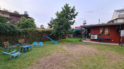Imagen 11 de 12 de Casa De Estilo Moderno De 4 Ambientes En Ituzaingó