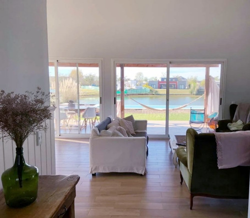 Imagen 2 de 6 de Casa En Venta Estilo Moderno En El Canton