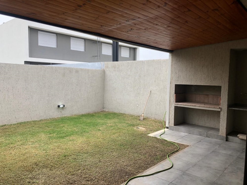 Imagen 8 de 30 de Greenville 2, Duplex En Venta De 3 Dormitorios, Cochera Doble, Patio Con Asador