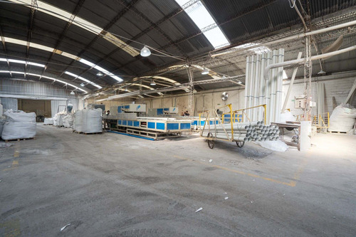 Imagen 5 de 14 de Alquiler Todo El Predio Cerrado 5 Galpones 3200 M2