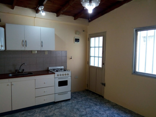 Alquiler De Dpto Ph 2 Ambientes Con Patio, Sin Expensas, Pb