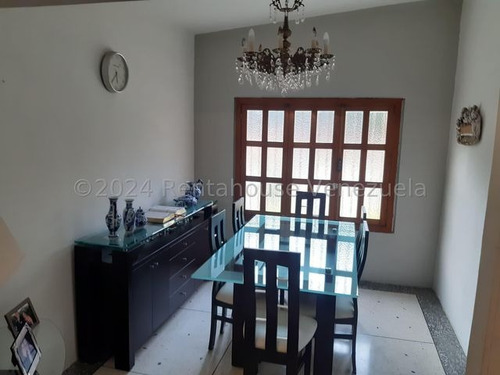 Jv Vende ¡tu Nuevo Comienzo Te Espera En Esta Casa Lista Para Crear Nuevos Recuerdos! Un Espacio Lleno De Luz Y Con Un Ambiente Cálido. ¡no Esperes Más Para Visitarla! 25-20322 19/05