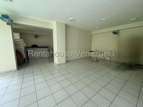 Julio Latouche 25-17840 Apartamento En Venta Prebo Valencia, Amplio, Cómodo E Iluminado, Re-modelado, Semi Amoblado, Cerca C. C. Shopping Center, Planta Electrica.