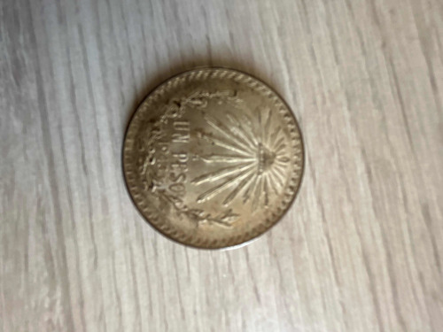 Moneda De Plata De Un Peso Antigua