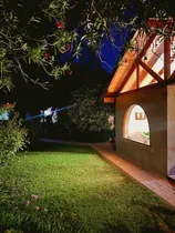 Comprar Casa En Chacras De Coria, Mendoza. 8 Personas. Barrio Semiprivado. Piscina, Churrasquera, Amplio Jardin.