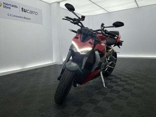Ducati Streetfighter V2