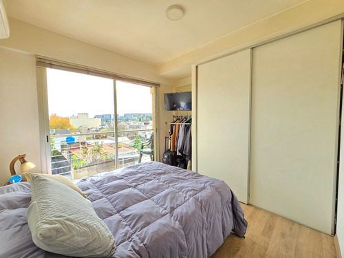 Departamento Con Balcón Y Cochera En Venta -villa Sarmiento