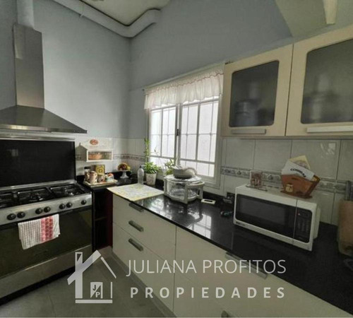 Casa De 4 Ambientes En Quilmes Oeste