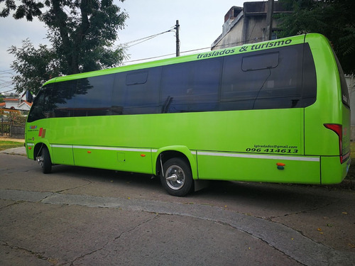 Imagen 5 de 10 de Transporte De Pasajeros Camioneta Combi Traslados Aeropuerto