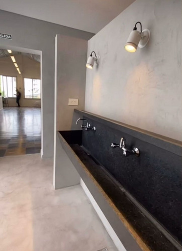 Alquiler - Excelente Local Comercial 3 Pisos