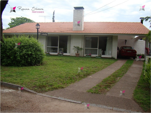 Casa En Mansa, 3 Dormitorios *- Ref: 7789
