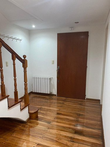 Hermoso Departamento De 3 Ambientes En Dúplex Con Dos Cocheras