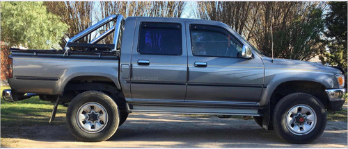 Toyota Hilux 2.8 D/cab 4x4 D Sr5