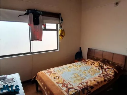 Casa Amplia En Sector Tranquilo(mls#242432)