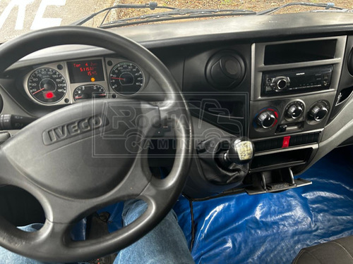 Iveco Daily 35s14 4x2 Ano 2013 Com Baú