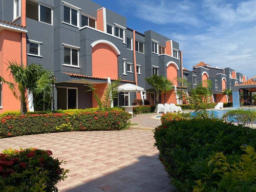 Imagen 6 de 15 de Century 21 Vende Excelente Townhouse