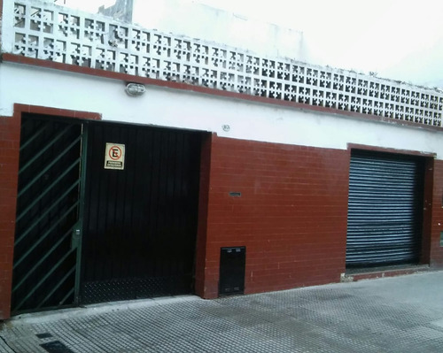 Casa Excelente Ubicacion . 5 Ambientes . 1 Cochera