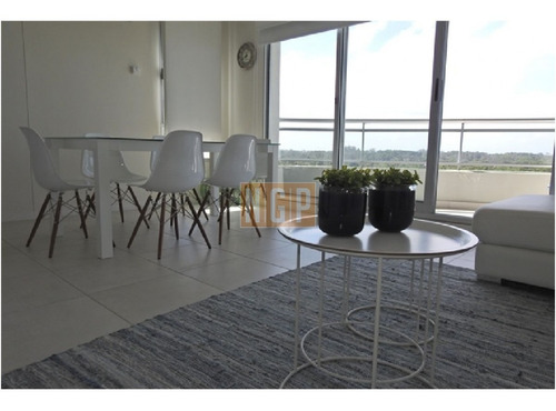 Imagen 5 de 30 de En Exclusividad Departamento De Metraje De 2 Dormitorios Transformado En Loft Roosevelt, Punta Del Este Piso Alto Con Vista Al Mar!