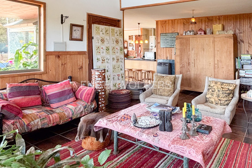 Venta Linda Y Cálida Casa En Condomimo Maitencillo