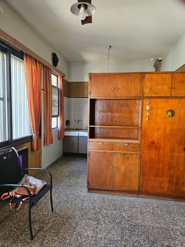 V. Raffo. I. Fernandez 1300 Exc. Casa Lote Propio 11 X 20 M..4 Amb.3 Hab.2 Baños