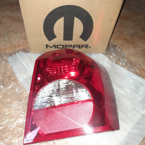 Stop Trasero Derecho Para Dodge Caliber Mopar 