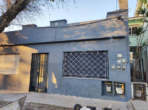 Local Con Vivienda En Venta En Bernal Oeste