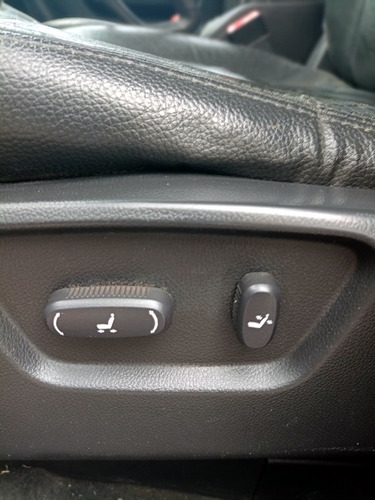 Imagen 21 de 24 de Chevrolet Captiva 2.0 Td 4x2 Ltz At 7as 2011