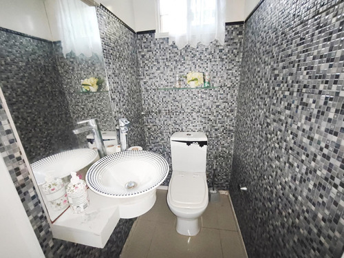 Venta Casa De 3 Dormitorios Y Escritorio Paso Molino Cochera