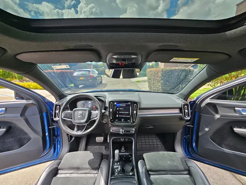 Volvo XC40 2.0 T4 R-Design