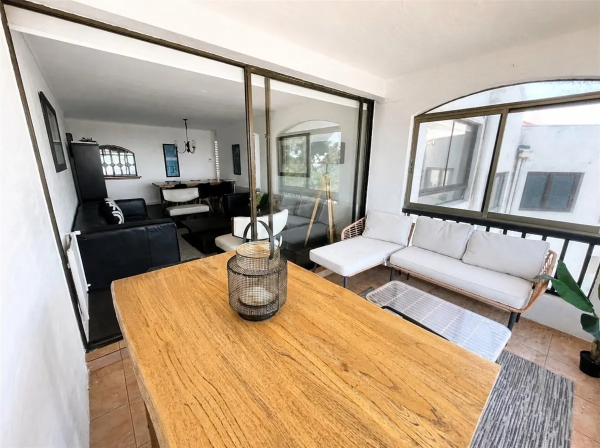 Imagen 2 de 14 de Luminoso Departamento En Venta En Marbella