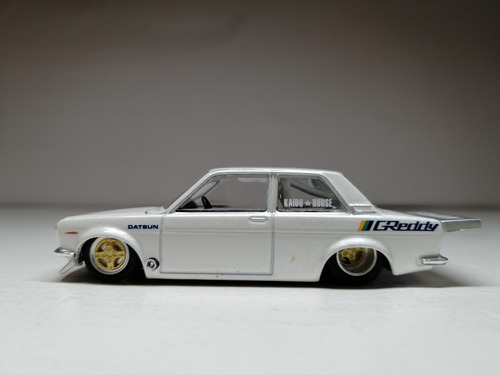 Blanco 1971 Datsun #16 Escala 1 64 Kaido House 