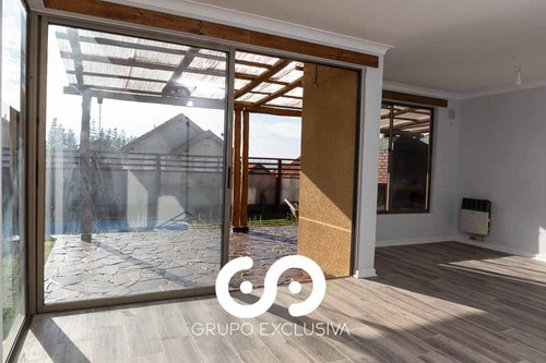 Imagen 3 de 18 de Se Vende Casa Con Piscina En Condominio Curauma