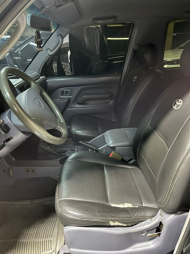 Imagen 8 de 10 de Toyota Meru 2008