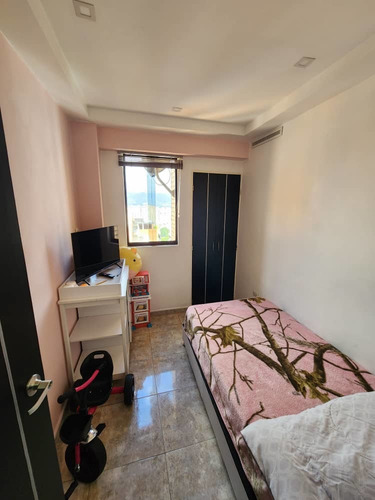 Imagen 7 de 19 de Rosaura Cortez Vende Apartamento Amoblado En La Trigaleña Res Tivoli Con Planta Y Pozo