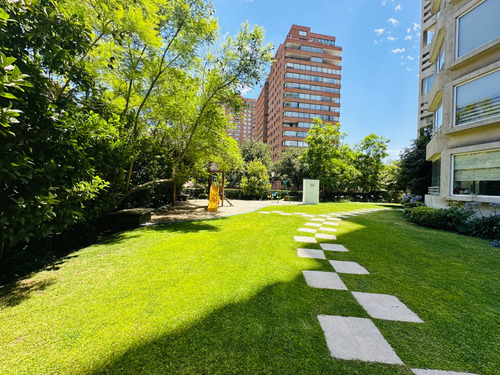 Vende Dueño: Vista Despejada, Las Condes A Pasos Metro L7.