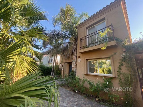 Imagen 3 de 30 de Casa En Venta En Barrio San Lucas Con Cuatro Dormitorios - Maroto Propiedades