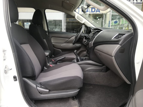 Imagen 13 de 13 de Mitsubishi L200 2018 2.4 Cabina Doble 4x2 Mt