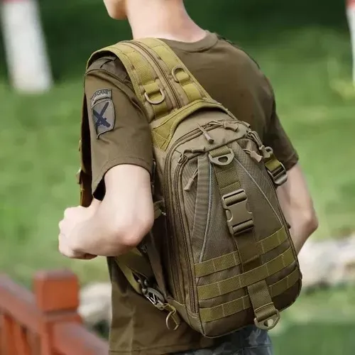 Bolso estilo militar sale