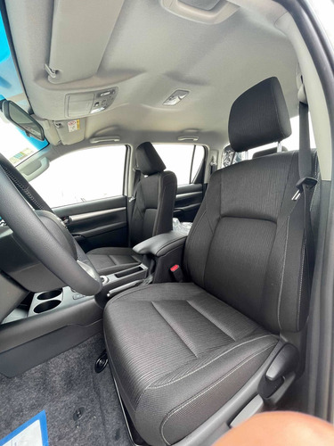 Imagen 14 de 14 de Toyota Hilux 2022 2.4 Cd 150cv 4x2 Sepautos