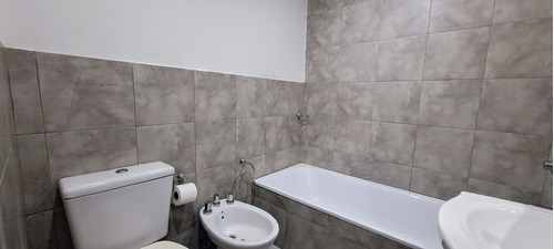 Venta Monoambiente C/balcón Y Parrilla Al Frente