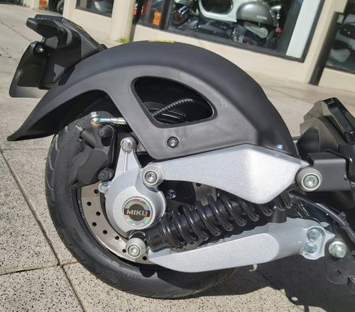 Imagen 6 de 15 de Moto Electrica Sunra Miku Max Litio 800 W Scooter Un Sueño D