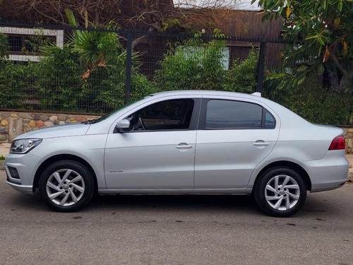 Volkswagen Voyage 1.6L HIGHLINE