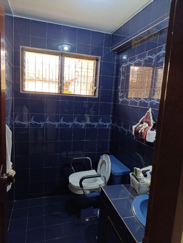 Casa En Venta En Valles De Camoruco Calle Cerrada Mcc