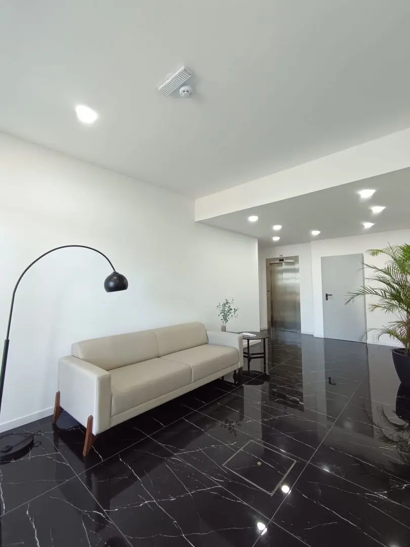 Apartamento En Venta Y Alquiler De 2 Dormitorios En Real De San Carlos · Foto 4