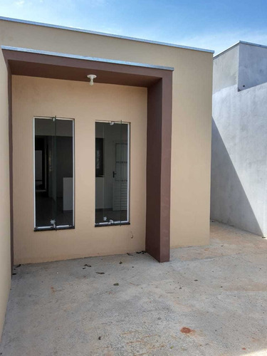 Casa À Venda Na Rua Luís Rossi, Jardim Irene, Iperó - Sp - Liv-7863