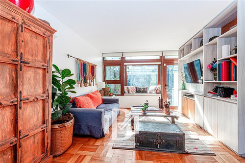 Casa En Venta De 4 Dorm. En Las Condes