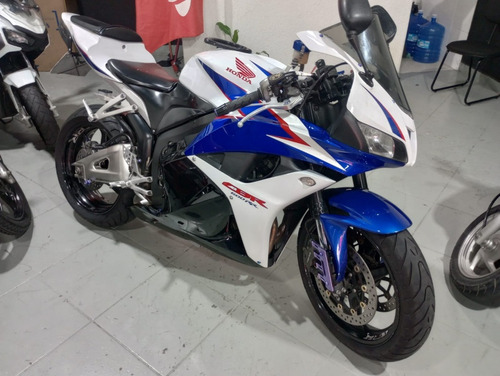 Cbr 600 Rr  2011  Financiamos Ate 36x 