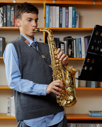 Saxofón Alto Estudiantil Eastar As-? En Mi Bemol Con